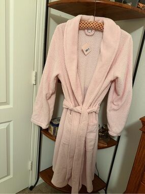Ulta Beauty Pink Plush Shawl Collar Robe